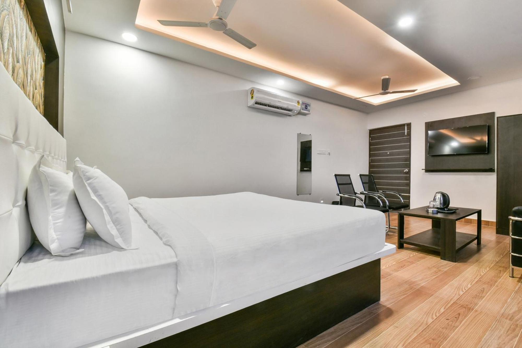 Collection O Addiction Hotel Patna  Exterior photo