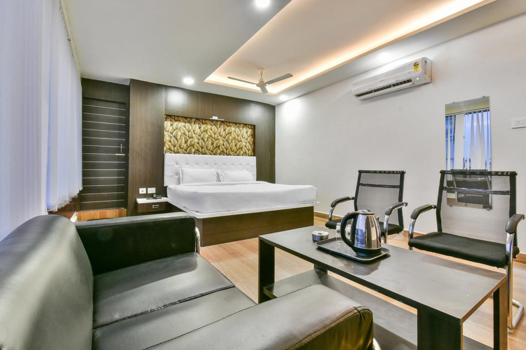 Collection O Addiction Hotel Patna  Exterior photo